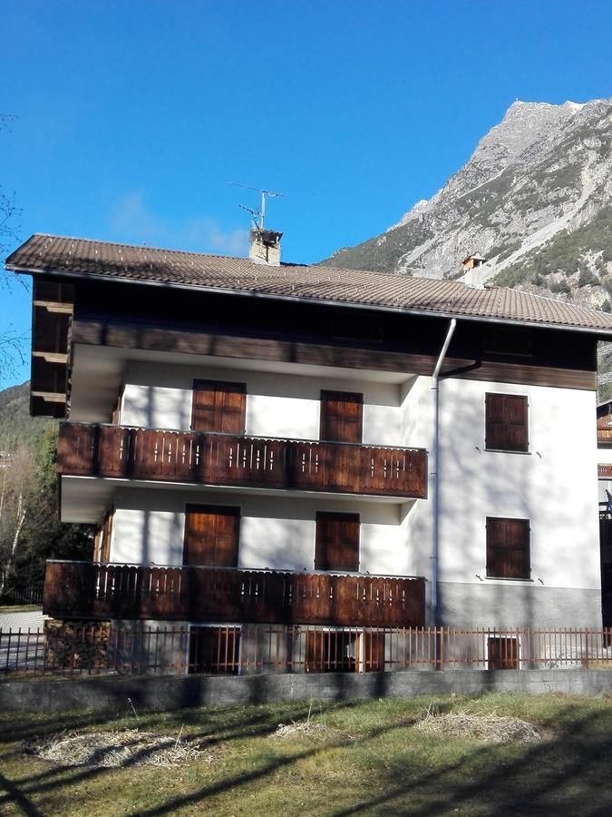 Chalet Bianco Premadio Bagian luar foto